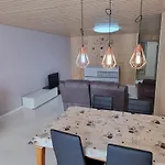 Loft Con 2 Dormitorios, Jacuzzi Y Garage Apartament