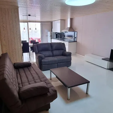 Loft Con 2 Dormitorios, Jacuzzi Y Garage * Камбрильс