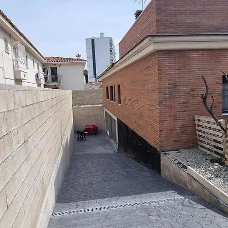 Loft Con 2 Dormitorios, Jacuzzi Y Garage * Cambrils