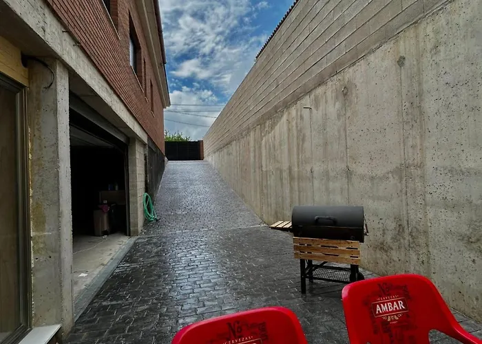 Loft Con 2 Dormitorios, Jacuzzi Y Garage *